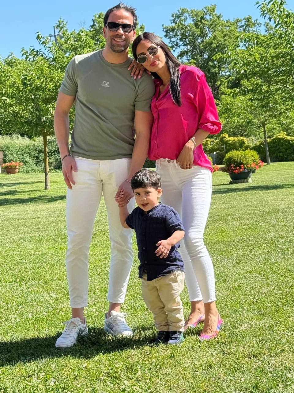 In famiglia in giardino